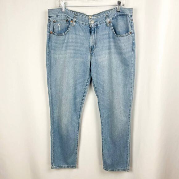 Levi's Boyfriend Jeans Size 32 Light Blue Wash Soft Denim Minimalist‎ Basics - Picture 8 of 8